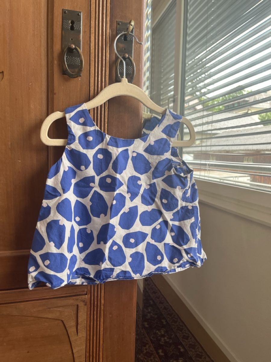 Cos Camicette, T-shirt & Top: Mädchen top – Usato da Bern venduto da Pdelaure