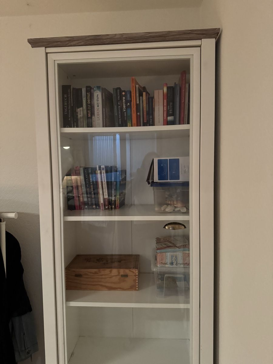 Vitrinen: Vitrine aus Holz, weiss – Gebraucht aus Binningen von Caudiamima 1