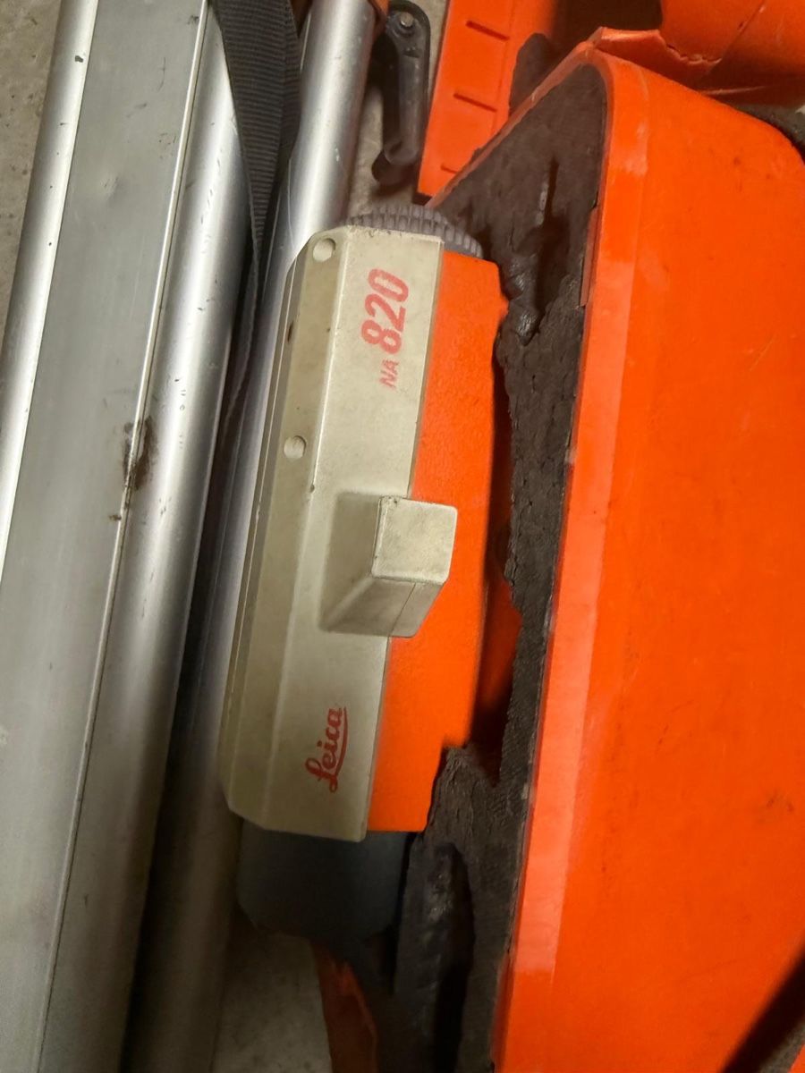 Leica Misurare: Nivelliergerät Leica NA820 – Usato da Brig venduto da fat_5hp8 1