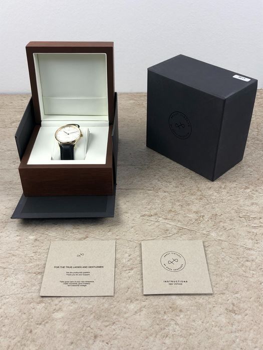 Orologi: Montre About Vintage blanc – Nuovo e nell'imballaggio originale da Assens venduto da Koz0 3
