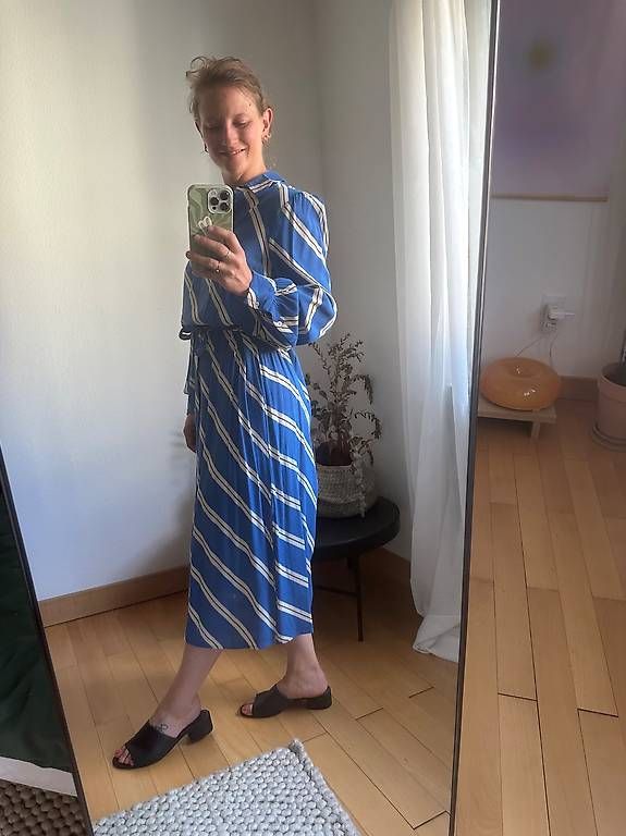 Robes: Tolles Kleid von Modström aus Viskose – D'occasion à Luzern par dariajenni 1