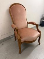 Antiker Armlehnsessel Nussbaum 19. Jh.