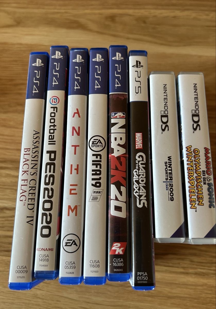 Giochi: Videospiele PS4/PS5/NDS Sammlung guter Zustand – Usato da Grabs venduto da Jonas.2005