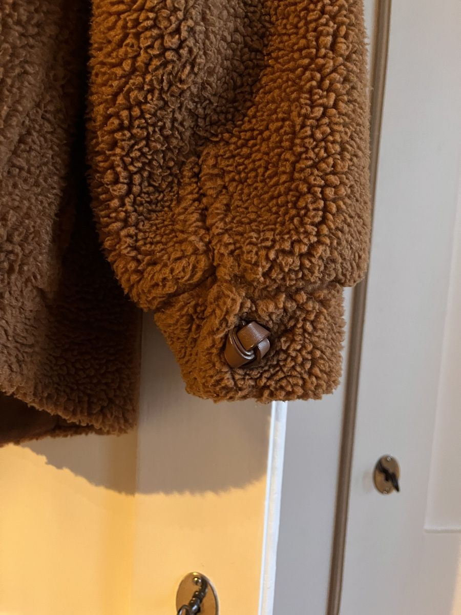 H&M Giacche: Jacke im Teddybär-Stil – Usato da Solothurn venduto da annecather1ne 3