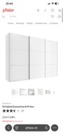 Geräumiger Kleiderschrank