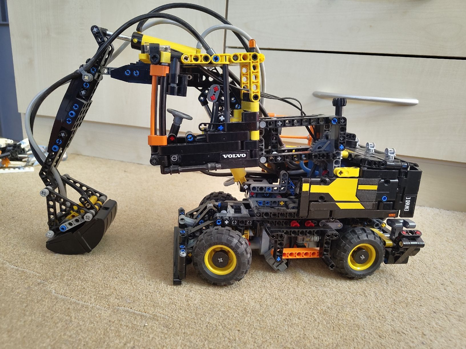 Lego Kit di costruzioni: Lego Technic Volvo EW160E 42053 – Usato da Glattbrugg venduto da har_jgc7 1