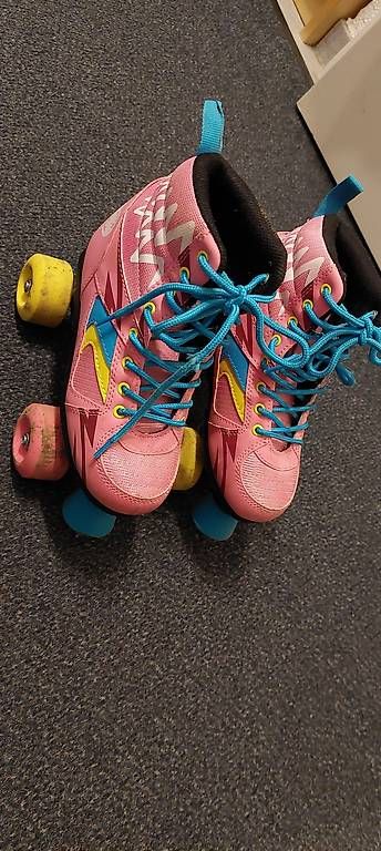 Patins à roul. & inline: Rollschuhe – D'occasion à Hellikon par maho10