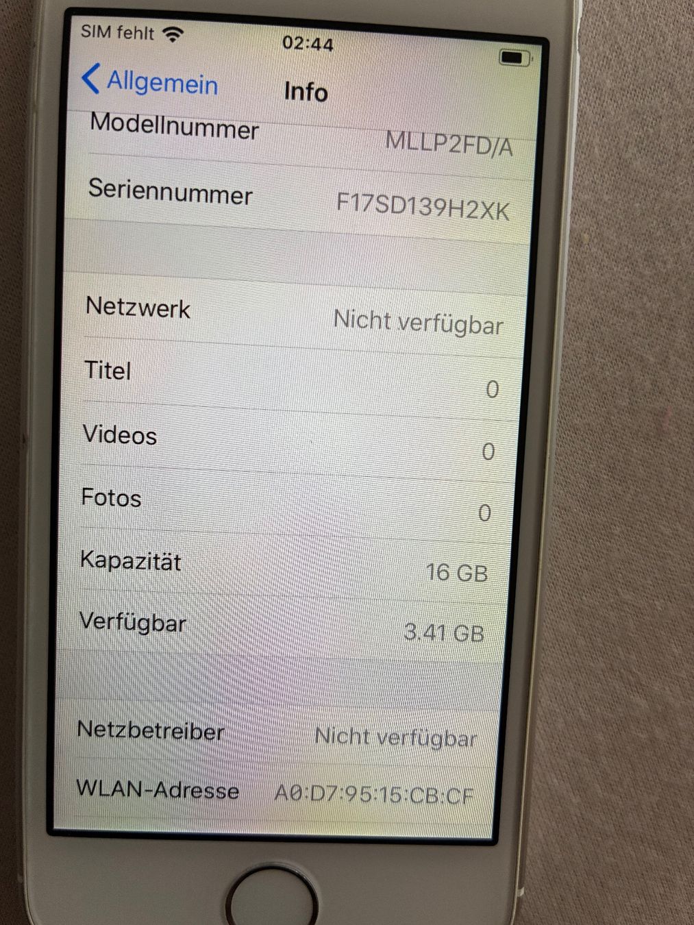 Apple Portables: Iphone SE – D'occasion à Glarus par thornton 2