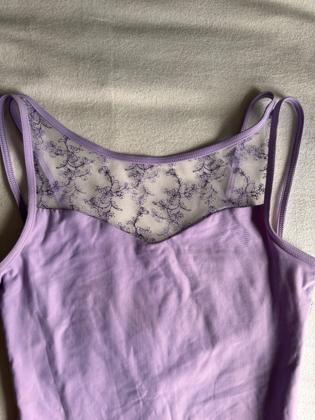 Robes et jupes: Balletkleid lila mit Blumenbestickung – D'occasion à Herrliberg par eka_dz6d 4