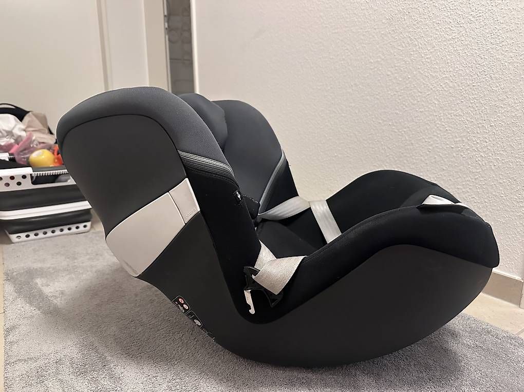 Seggiolini per auto: Autositz Cybex Sirona M2-isize inkl. Base – Usato da Oberwil BL venduto da Elle3003 1