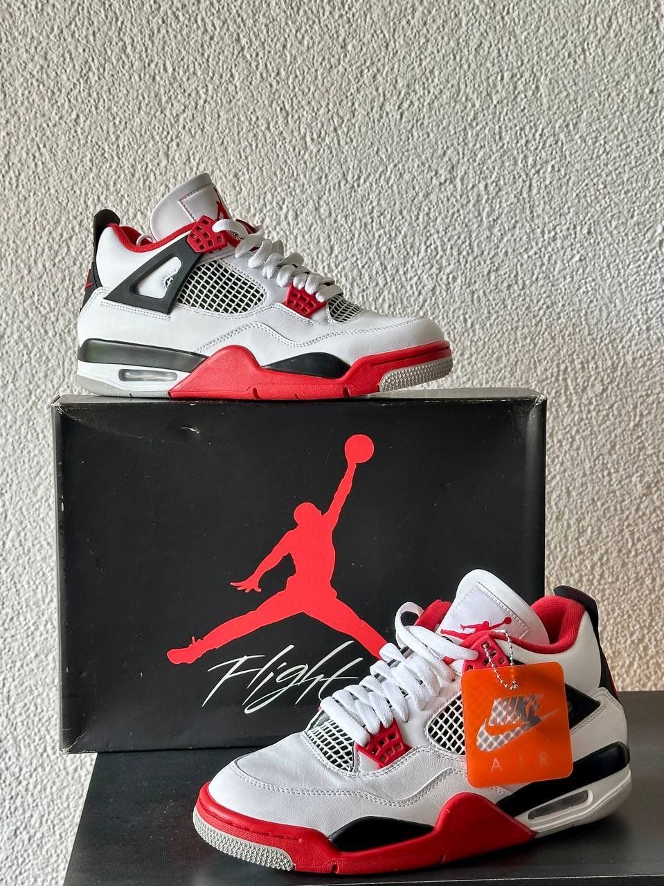 Scarpe da uomo: Jordan 4 Retro OG Fire Red 2020 – Nuovo e nell'imballaggio originale da Schaffhausen venduto da mog_9m9g