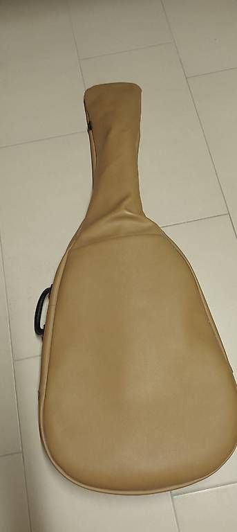 Strumenti musicali: Gitarre Marke Cremona Luby – Usato da Rüfenach AG venduto da ann_2sqp 1