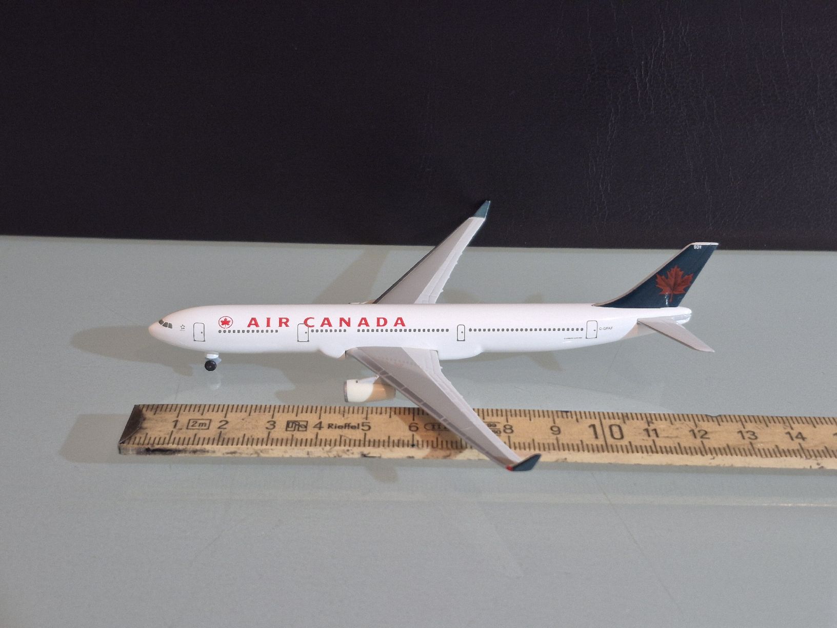 Herpa Kit di modellismo & Modellini statici: Herpa Air Canada 1:500 – Usato da Uetendorf venduto da myhome12 3
