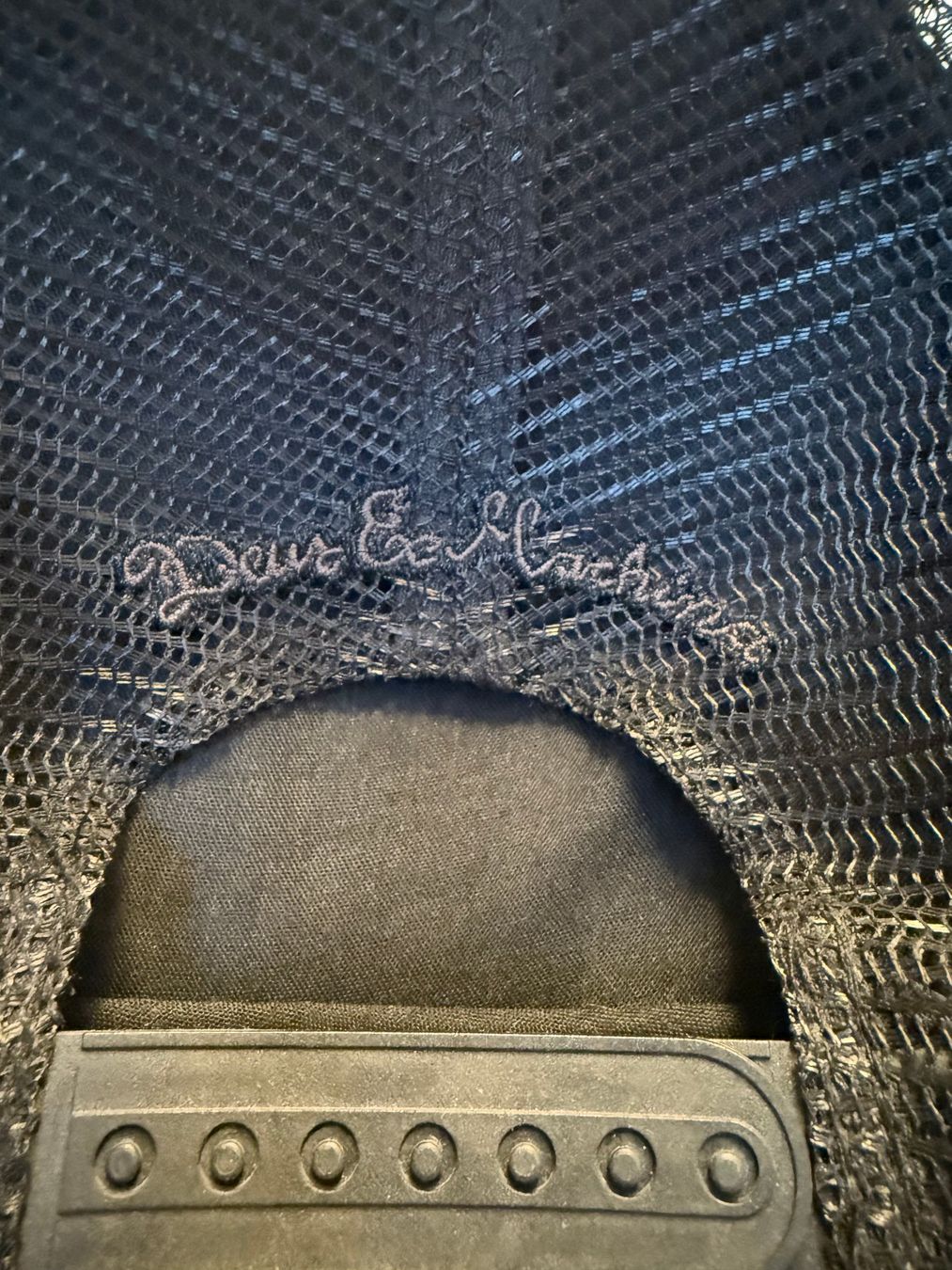 Altro in  Abbigliamento & Accessori: Deus Ex Machina Trucker Cap Schwarz – Nuovo (secondo la descrizione) da Baar venduto da pepote 2
