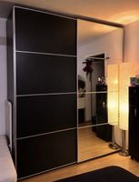 IKEA PAX Kleiderschrank – Braunschwarz Holzoptik mit Spiegel