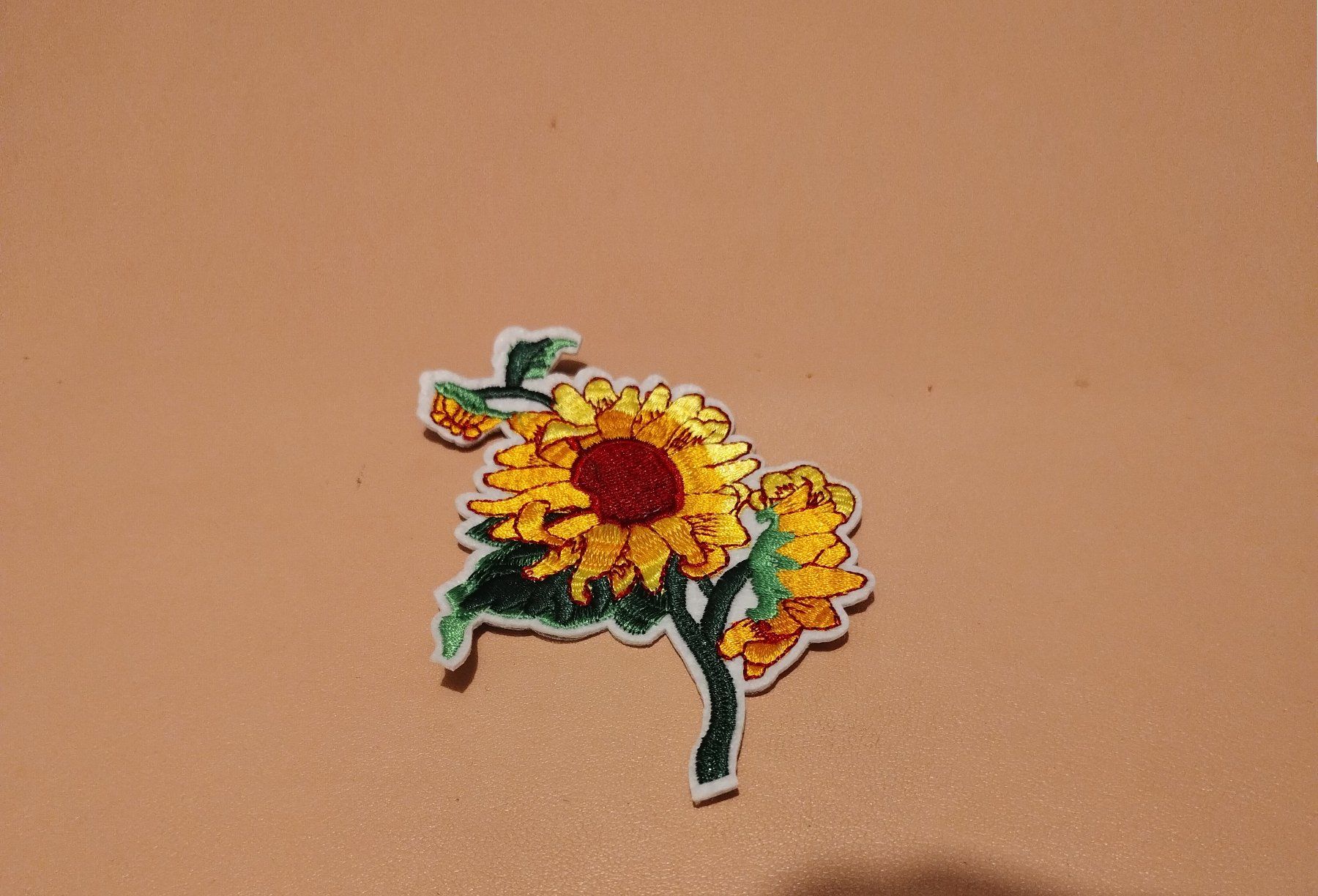 Stoffe: 15x Broderie fleur de tournesol pour vêtement – Neu (gemäss Beschreibung) aus Bussigny von NATURALO