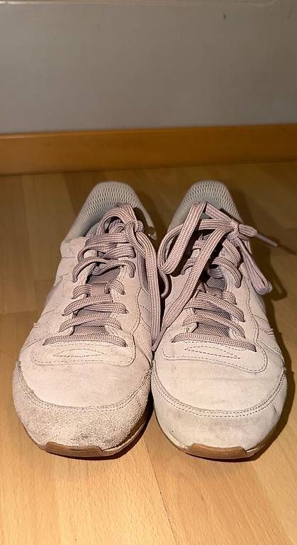 Nike Scarpe da donna: Damen Nike Schuhe 39 – Usato da Luzern venduto da Mariab2502 1