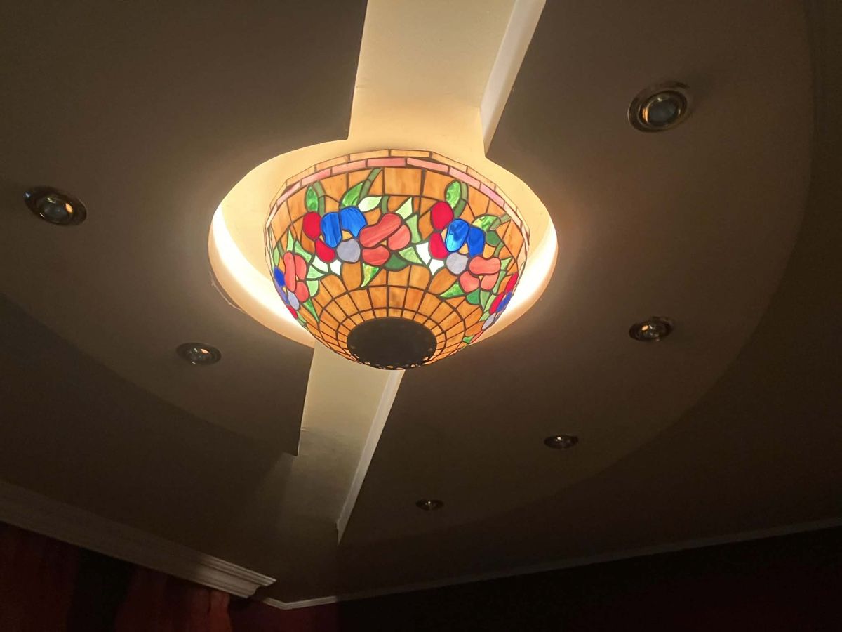 Tiffany & Co. Lampade: Tiffany Deckenlampe aus Buntglas! – Usato da Laufen venduto da loc_h2vq 1