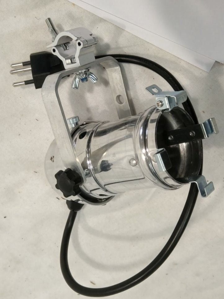 Fari: Par16 Deko Scheinwerfer mit Clamp  (x978) – Usato da Däniken SO venduto da Profog1