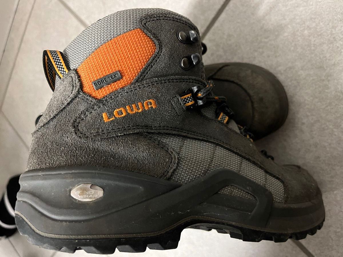 Herrenschuhe: LOWA Goretex Wanderschuh Grösse 39 – Gebraucht aus Reichenburg von Braz13 2