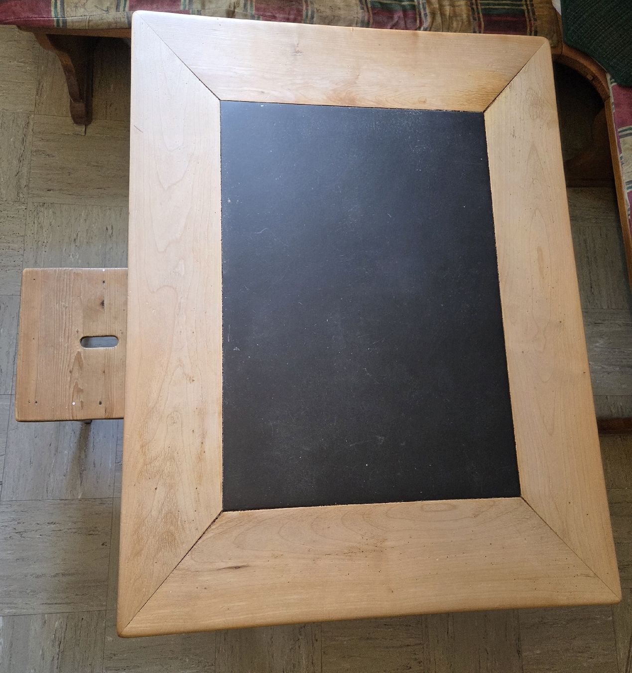 Tavoli: Rustikaler Holztisch mit Schiferplatte & Hocker – Usato da Muotathal venduto da sch_h6cz