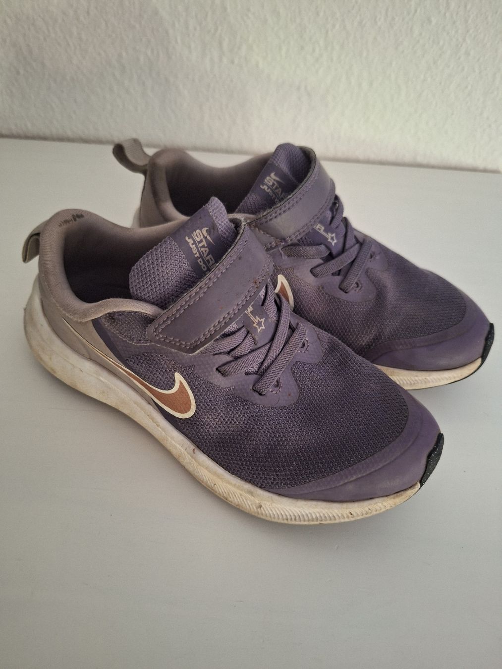 Nike Scarpe per ragazze: Sneaker Nike Grösse 31 – Usato da Kreuzlingen venduto da nissie88
