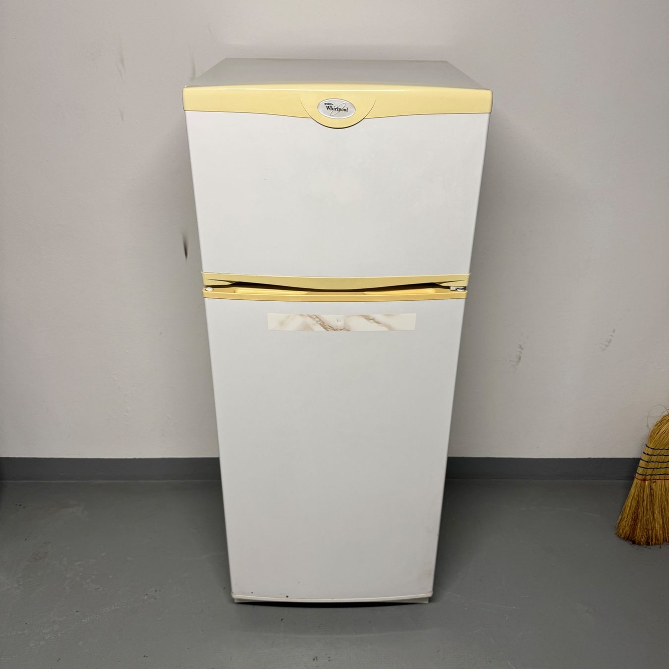 Whirlpool Kühlschrank: Frigo Whirlpool – Gebraucht aus La Chaux-de-Fonds von _x.c_4