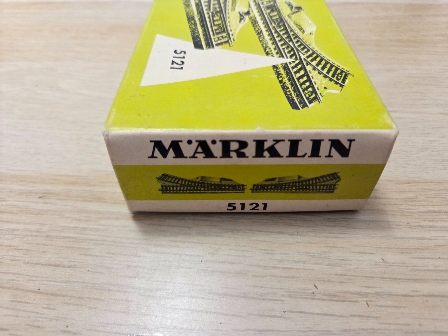 Märklin Modellini di ferrovie: Märklin 5121 Weichenpaar H0 – Usato da St-Aubin-Sauges venduto da Lo_Go 2