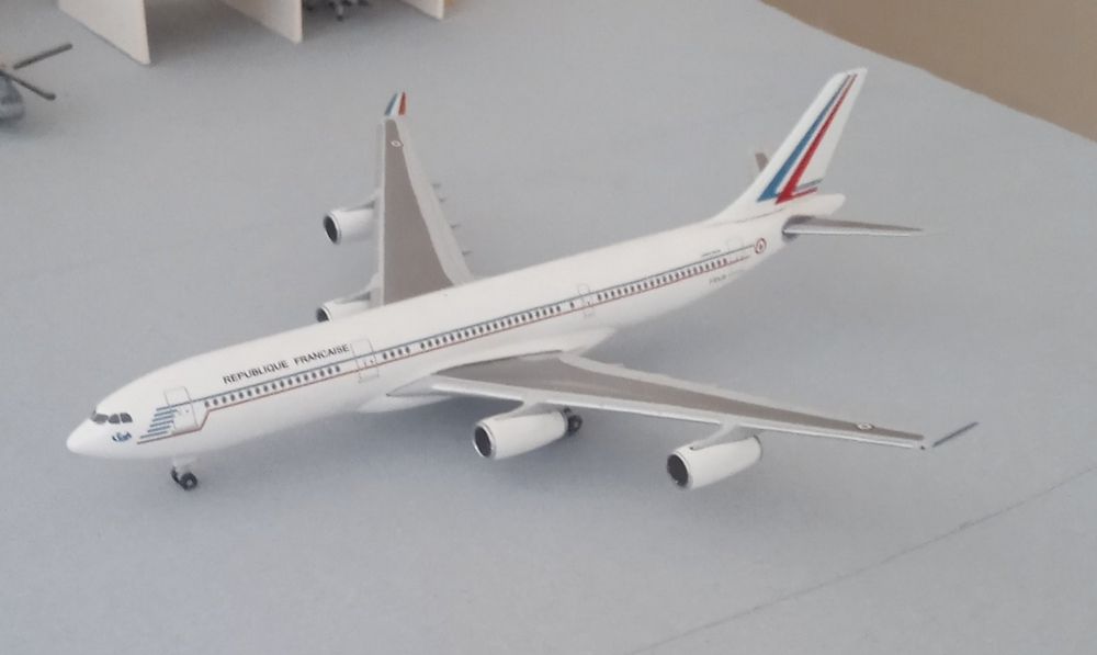 Maquette Avion Herpa 1/200 – MiG-29 Fulcrum Armée De L'Air Russe – Édition Limitée – Occasion