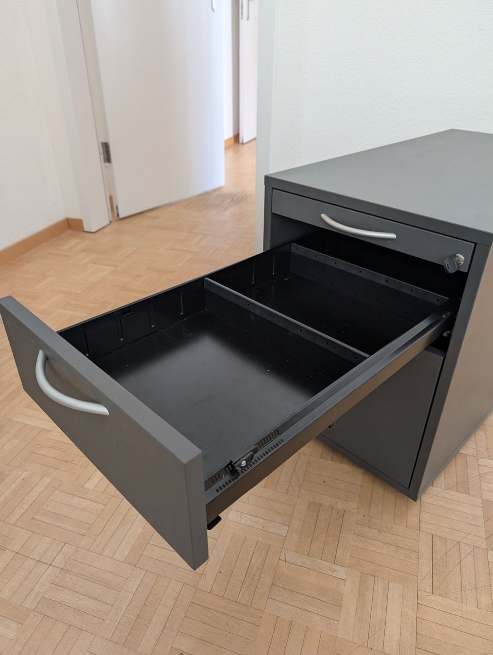 Banconi: Korpus Rollcontainer Büro – Usato da Wil SG venduto da Yves_marion 3