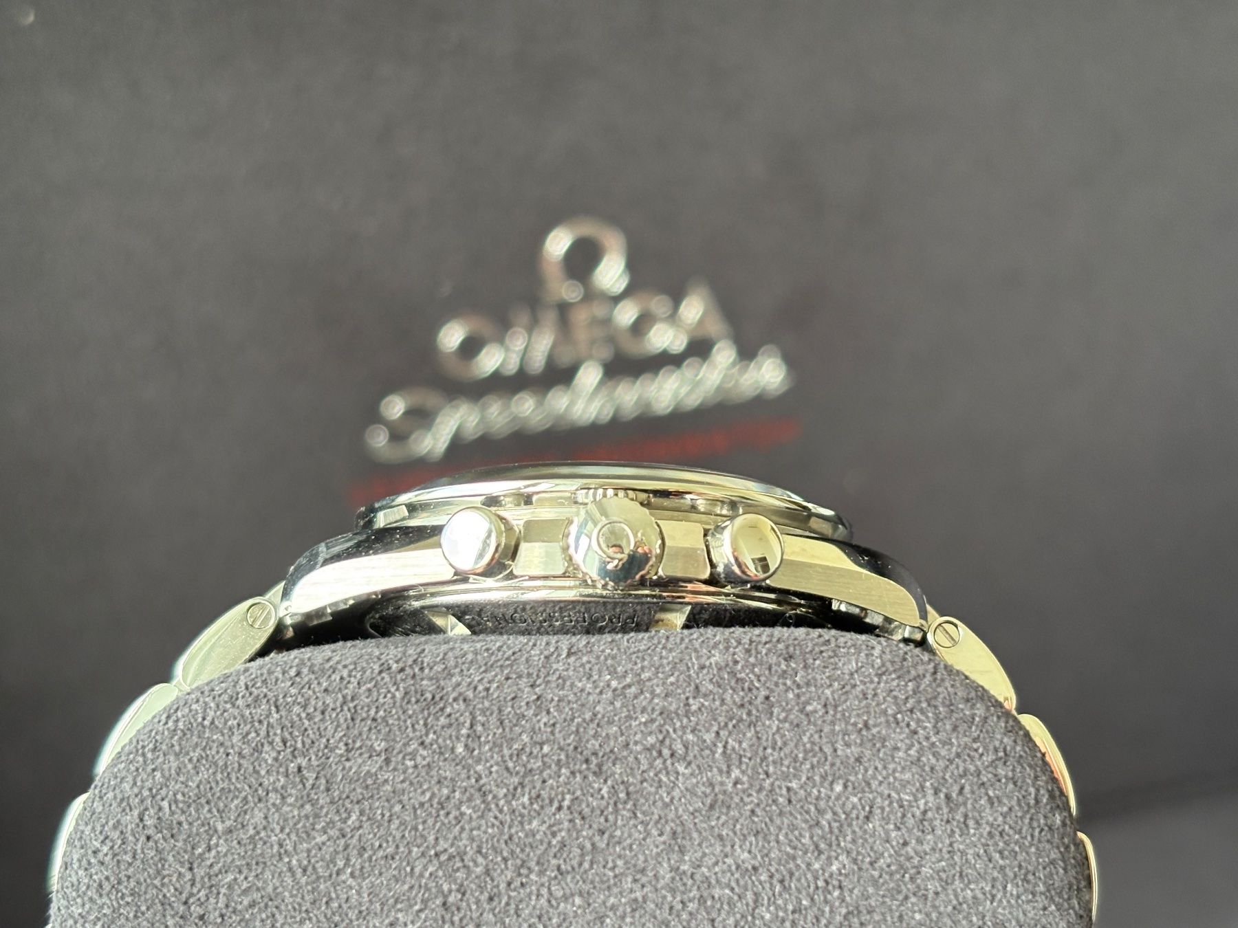 Omega Uhren: OMEGA Speedmaster Professional Moonwatch – Gebraucht aus Birsfelden von Mynos 8