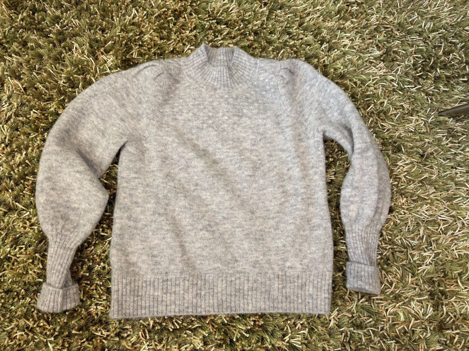 Maglioni & Felpe: Strickpullover mit besonderer Ärmelpartie – Usato da Schlierbach venduto da gnatcatcher