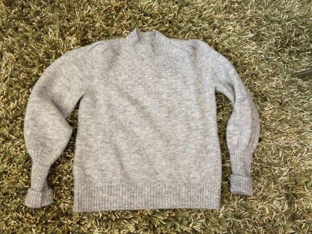 Strickpullover mit besonderer Ärmelpartie