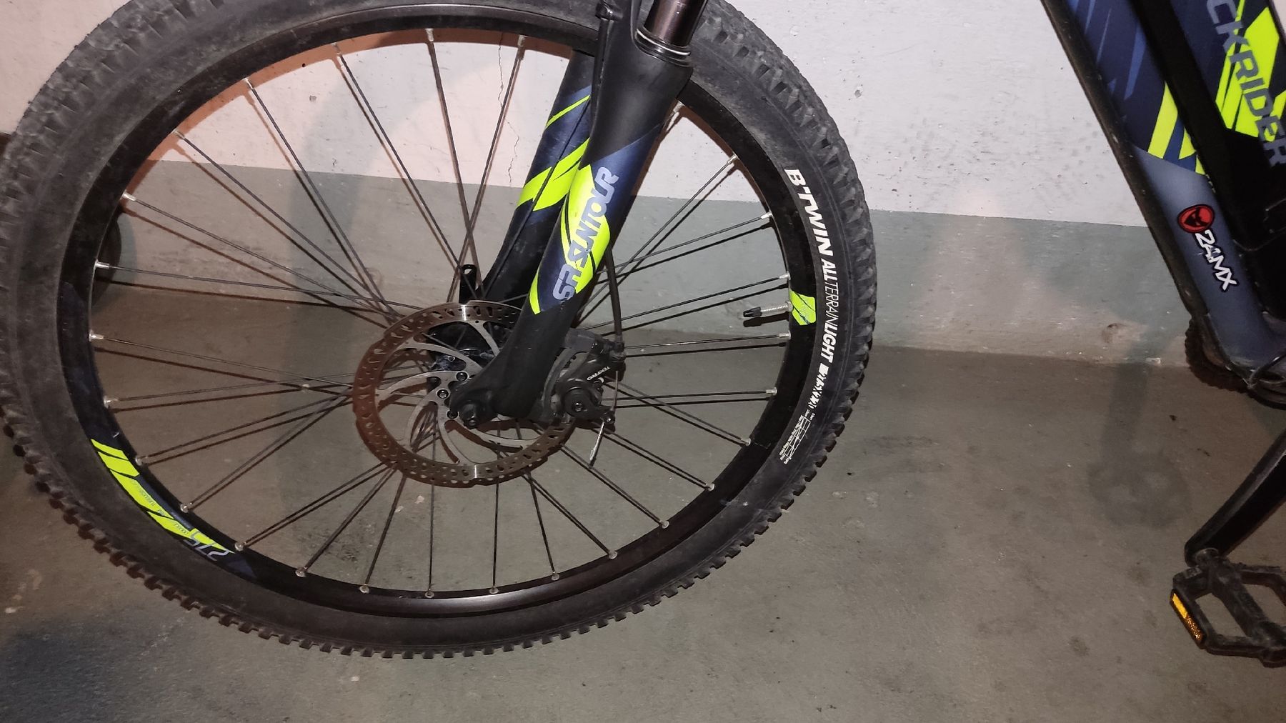 Biciclette: Rockrider E-MTB 27.5" 24MX E Mountainbike – Usato da Schliern b. Köniz venduto da vac_l86y 2