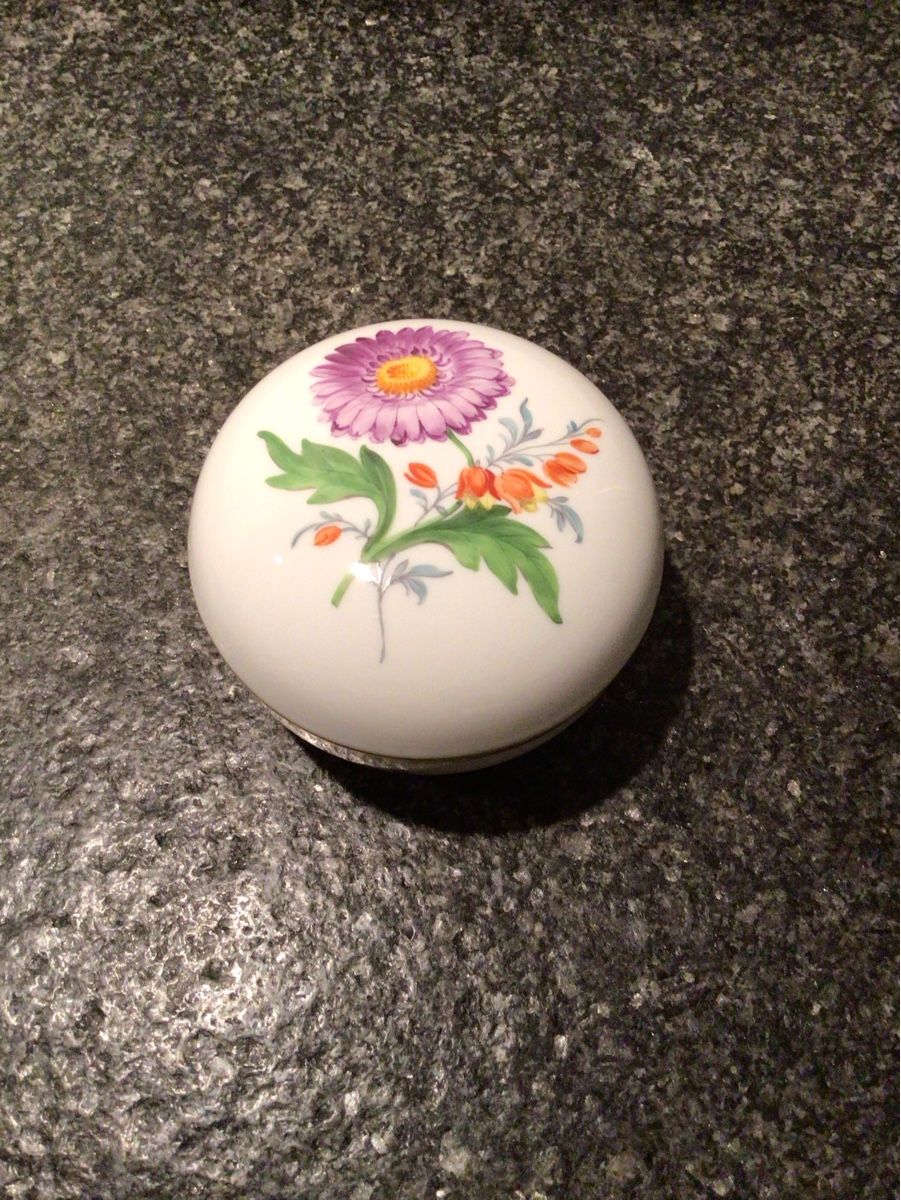 Zuccheriere: Zuckerdose / Schmuckdose mit Blumen Meissen – Usato da Flawil venduto da Thomie 1