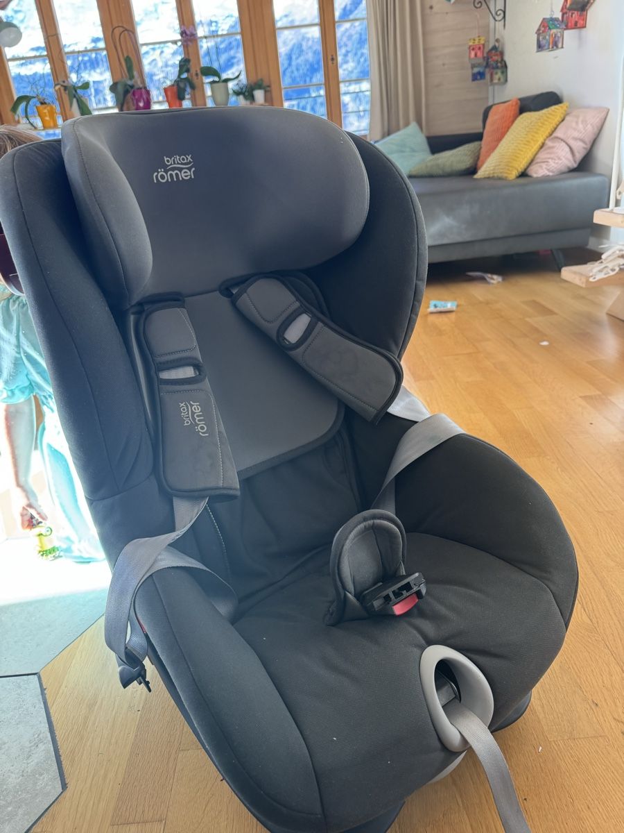 Britax Römer Seggiolini per auto: Britax Römer Autositz Kinder – Usato da Wengen venduto da AnisWoe95 4