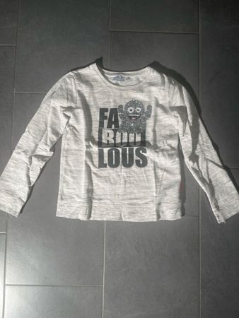 Grauer Pullover, Gr. 146/152, „FaBooLous“ von emoji