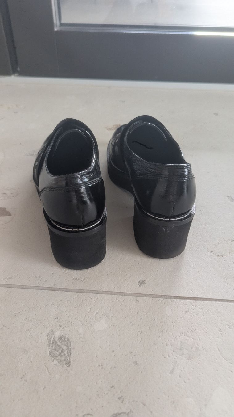 Chaussures femmes: Schuhe Damen Schwarz Lack – Neuf (Voir description) à Sursee par janaasch 1