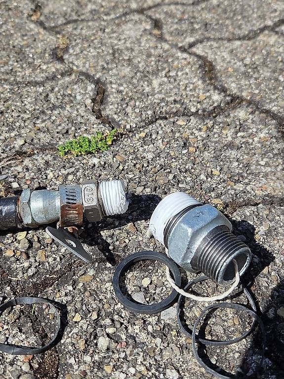 Pompe & Parti di ricambio: Tauch- / Gartenpumpe – Usato da Lausen venduto da 04362 3