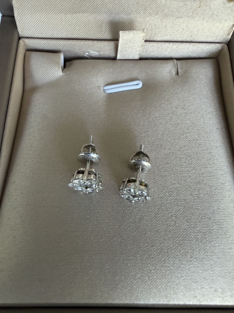 Boucles d'oreille: Boucles d’oreille fleurs Platine – D'occasion à Courtételle par Melii15 1