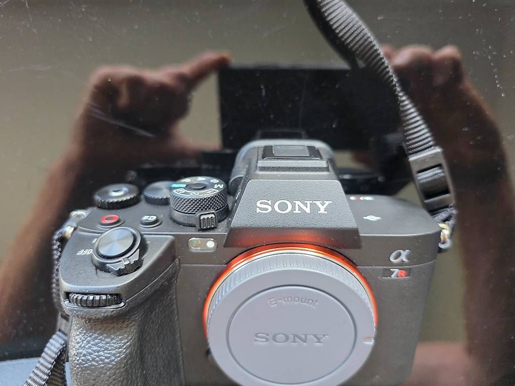 Fotocamera: Sony A7RV / état neuf – Nuovo e nell'imballaggio originale da Granges (Veveyse) venduto da samuelfernandes
