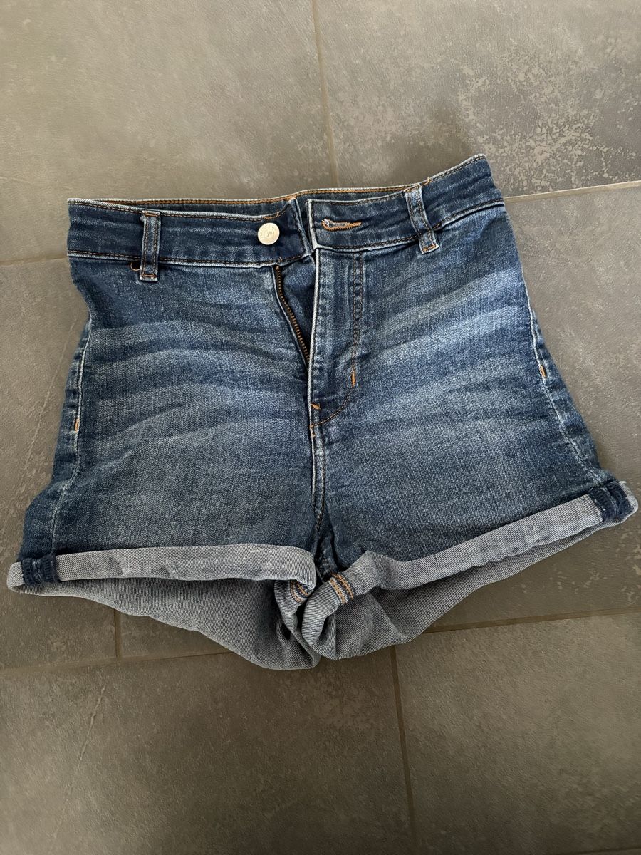 H&M Jeans: Kurze enge Jeanshose, Grösse 34 – Usato da Schwarzenbach SG venduto da Manmar 1