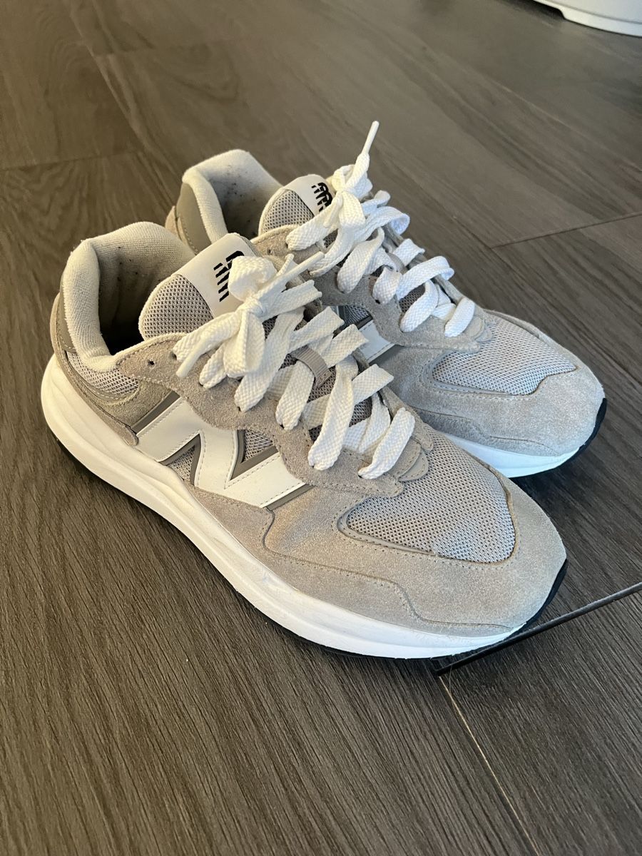 New Balance Scarpe da uomo: New Balance 5740 Grises – Nuovo (secondo la descrizione) da Villars-Ste-Croix venduto da Maaaat 3