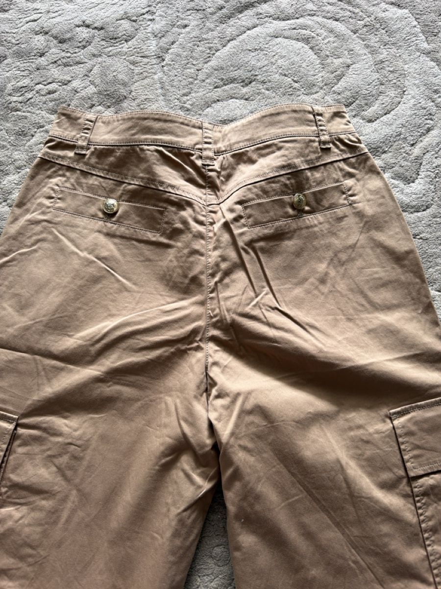 Pantalons: Cargo Pants beige size S used condition – D'occasion à geneve par clothesreseller 1