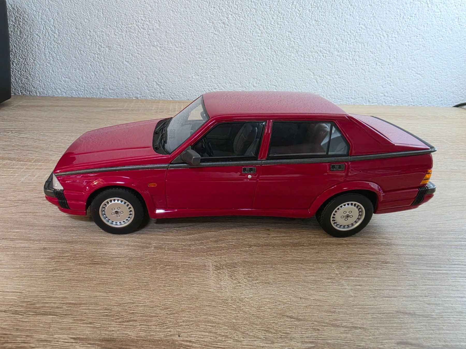 Kit di modellismo & Modellini statici: Alfa Romeo 75 V6 3.0 Laudoracing – Nuovo (secondo la descrizione) da Bellikon venduto da Kekko11 1