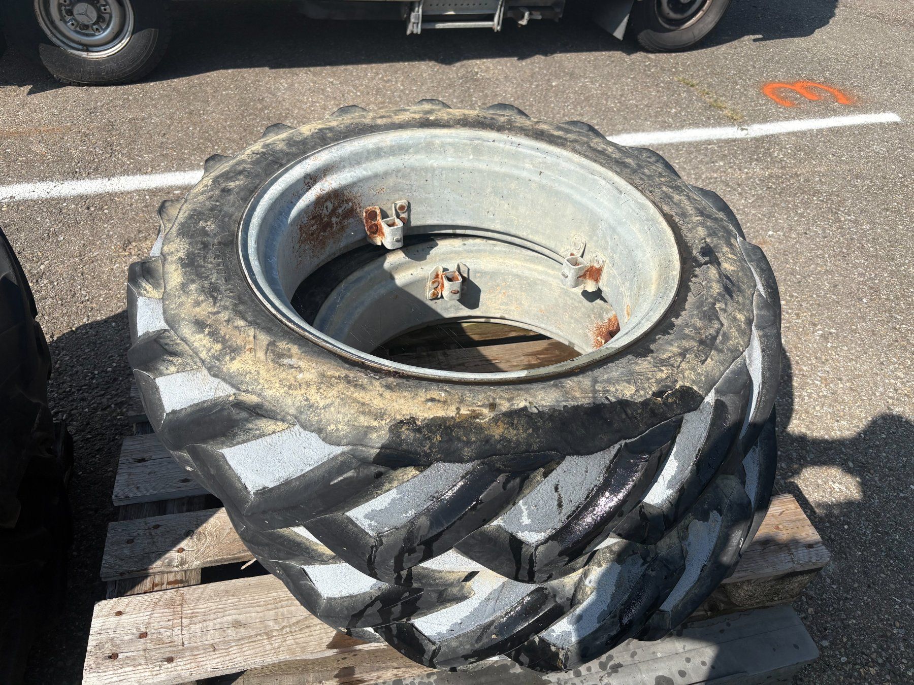 Pneumatici & Ruote complete: Doppelräder 9-24 – Usato da Lätti venduto da baumi02