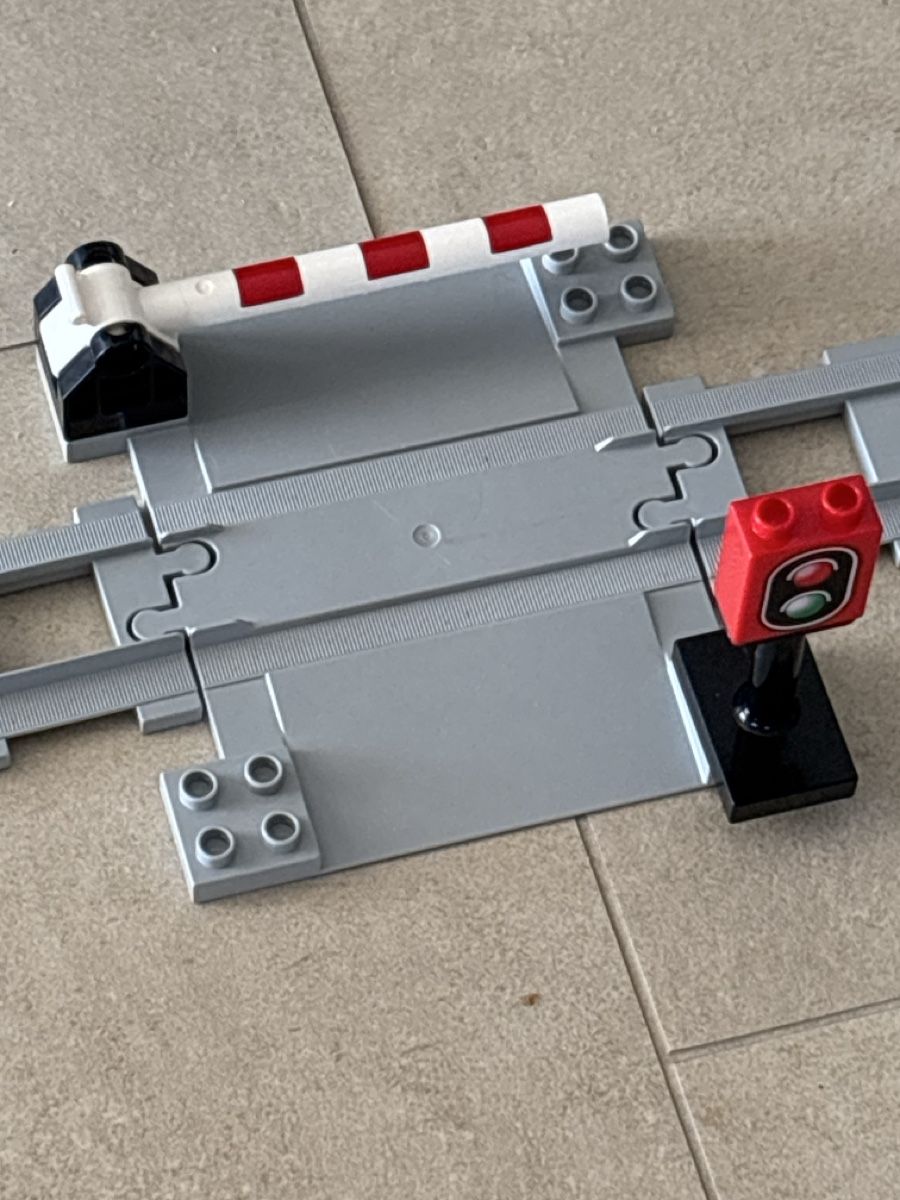 Lego Jeux de construction: Train Duplo intelligent avec voies – D'occasion à Lausanne par pabernard 2