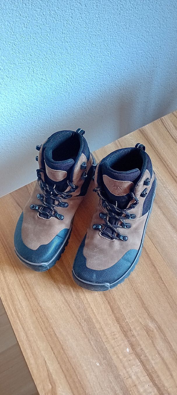 Chaussures hommes: Magical Shoes Wanderschuhe Grösse 40 EU – D'occasion à Gelterkinden par 2_hand_rolli 1