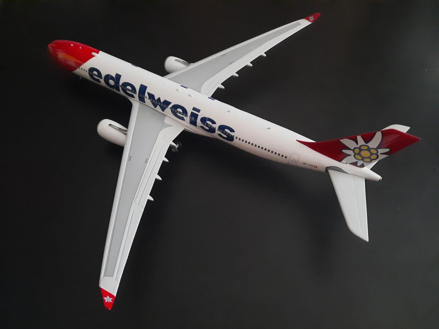 Edelweiss Kit di modellismo & Modellini statici: A330-300 EDELWEISS – Nuovo e nell'imballaggio originale da Morges venduto da iljamuromez 1