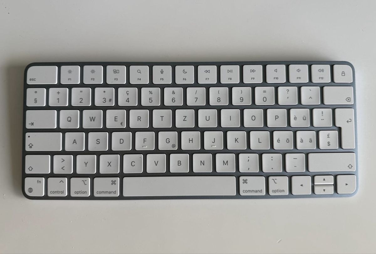 Apple PCs: Apple iMac 24” 2023 M3 8Go RAM 256Go – D'occasion à Neuchâtel par Chirpz79 4